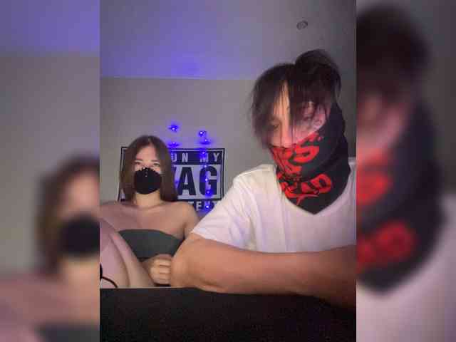 sexytwomodels's live room