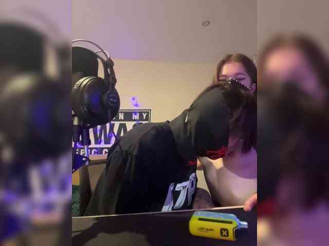 SEXYTWOMODELS webcam
