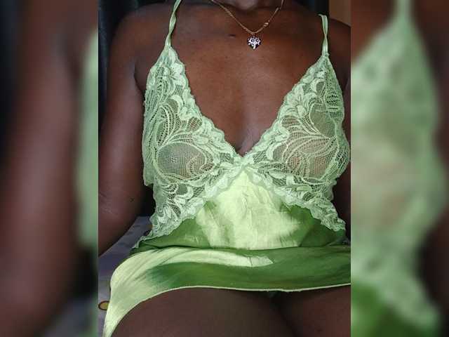Prettynataly live cam preview