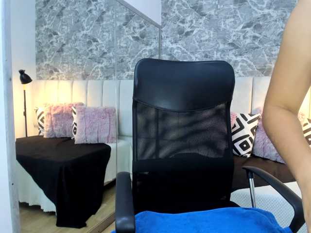 kymmie, live now on BongaCams