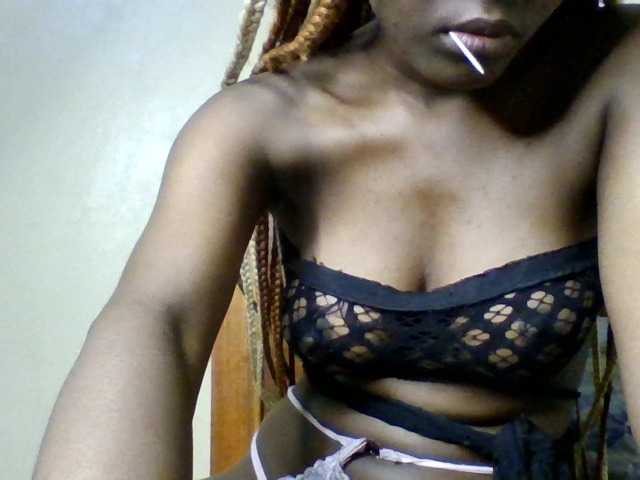 Sexypearl19 live cam on BongaCams