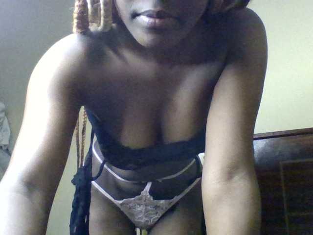 Sexypearl19 live cam on BongaCams