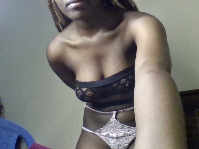 Sexypearl19 live cam on BongaCams