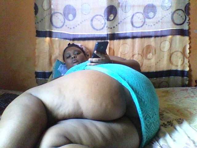 Sexyqueen30, live now on BongaCams