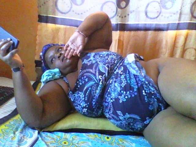le modèle Sexyqueen30 est en webcam porno dans un show sur le site bongacams, il possède les tags suivants: Ebony,Brunette,Trimmed