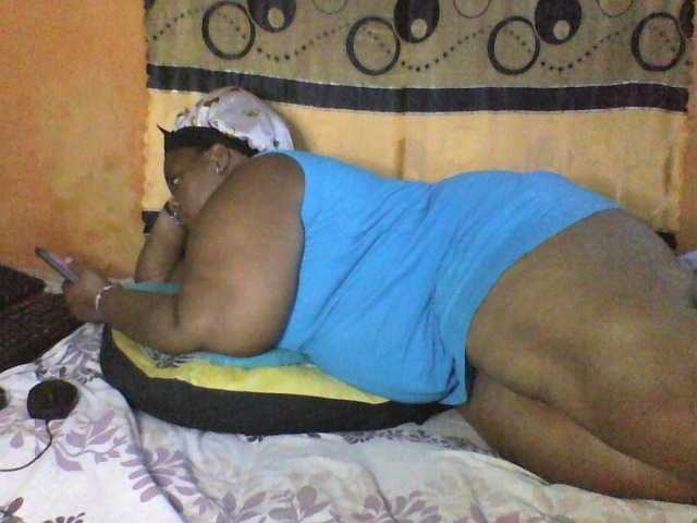 Sexyqueen30, live now on BongaCams