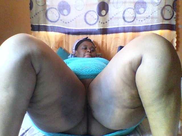 Sexyqueen30, live now on BongaCams