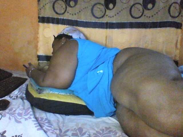 Sexyqueen30, live now on BongaCams
