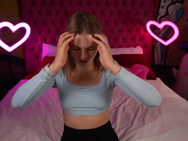le modèle MaleficentCrownn est en webcam porno dans un show sur le site bongacams, il possède les tags suivants: White/Caucasian,Blonde,Shaved