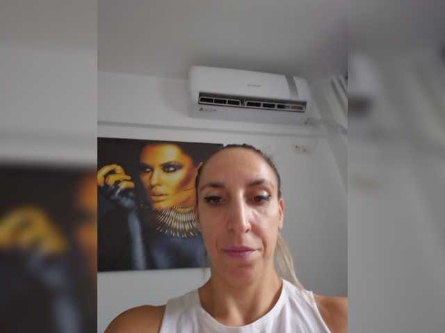 FitHellen live cam on BongaCams