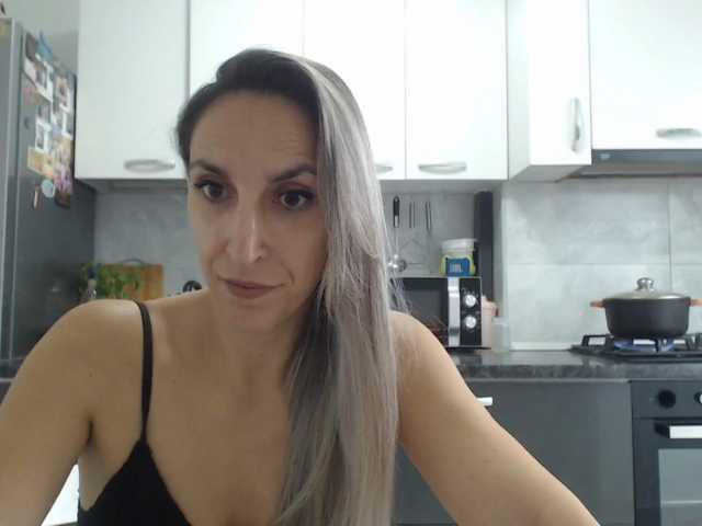 FitHellen live cam on BongaCams