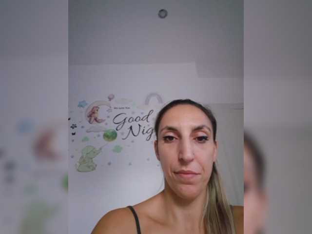 FitHellen live cam on BongaCams