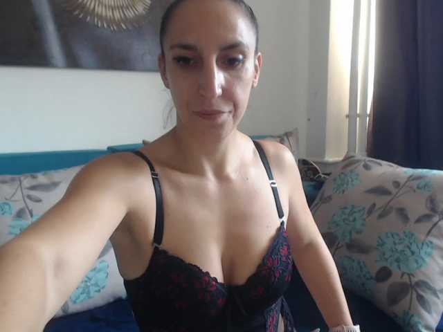 FitHellen live cam on BongaCams