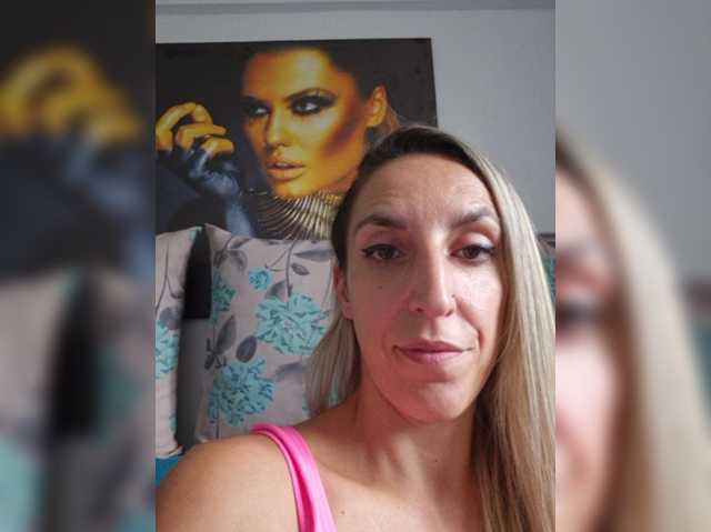 FitHellen live cam preview