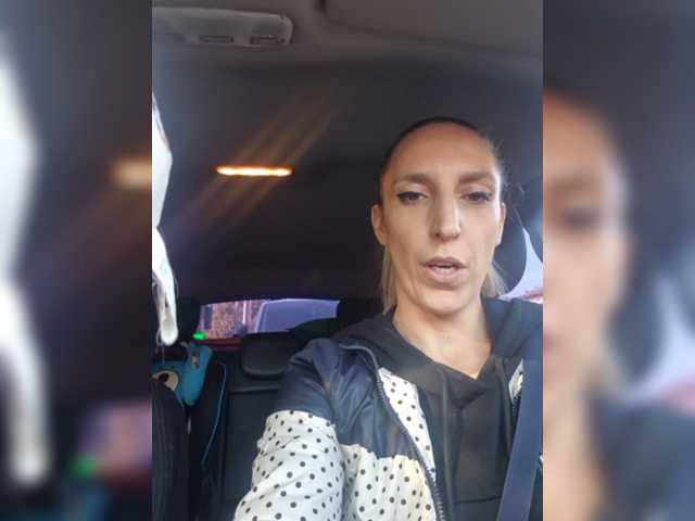 FitHellen live cam on BongaCams