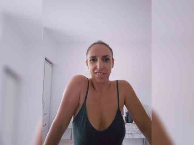 FitHellen webcam
