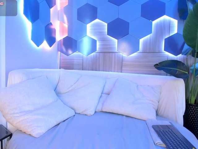 ManuelaSantos live cam on BongaCams