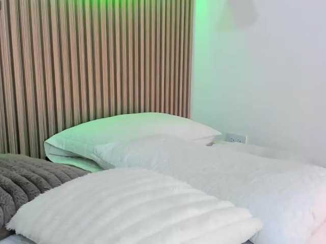 Amara-luxx live cam on BongaCams