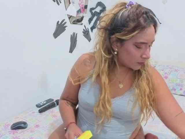 IsabellaAcosta webcam