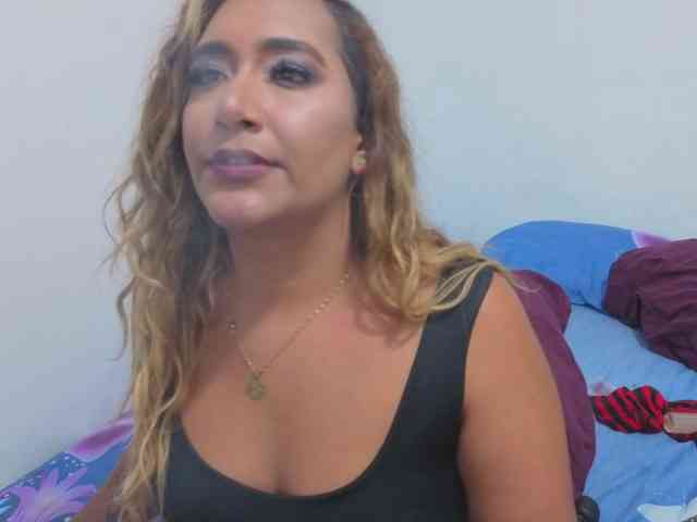 IsabellaAcosta webcam