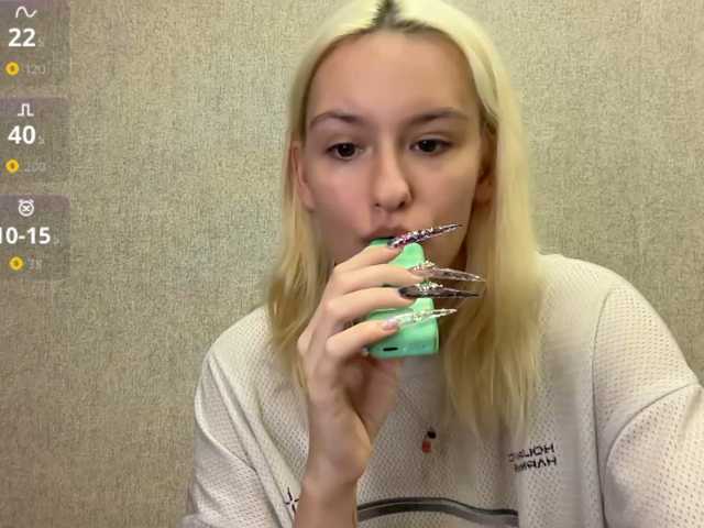 viola-whisper live cam on BongaCams