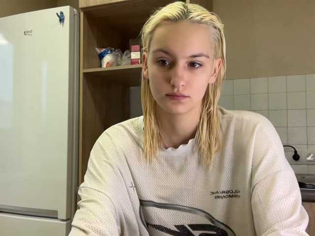 viola-whisper live cam on BongaCams