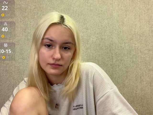 viola-whisper live cam on BongaCams