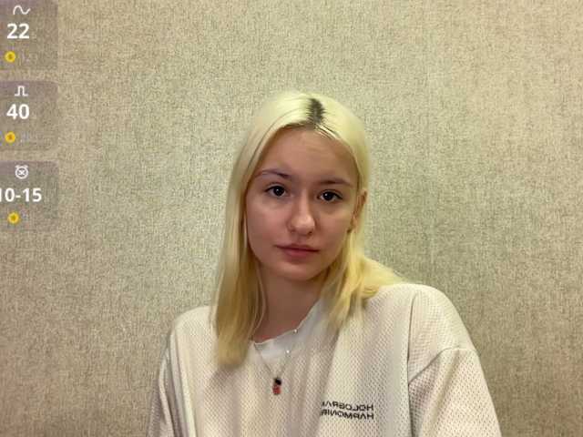 viola-whisper live cam on BongaCams