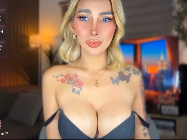 AngelaFoxx live cam preview