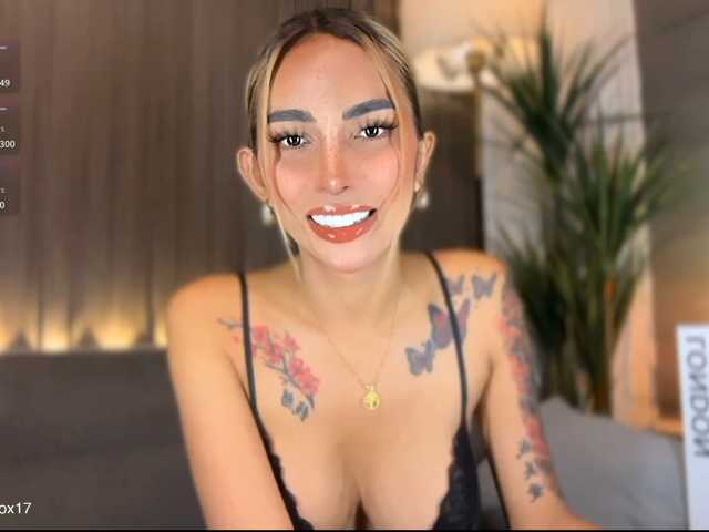 AngelaFoxx live cam