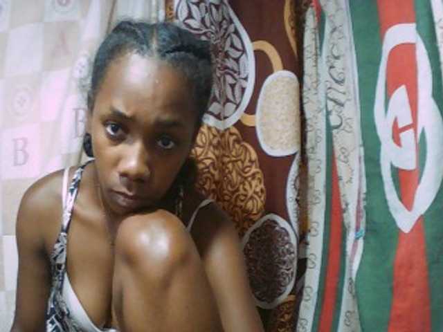 Monica-Sexy live cam on BongaCams