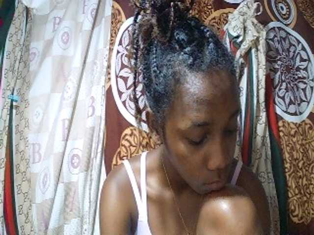 Monica-Sexy live cam on BongaCams