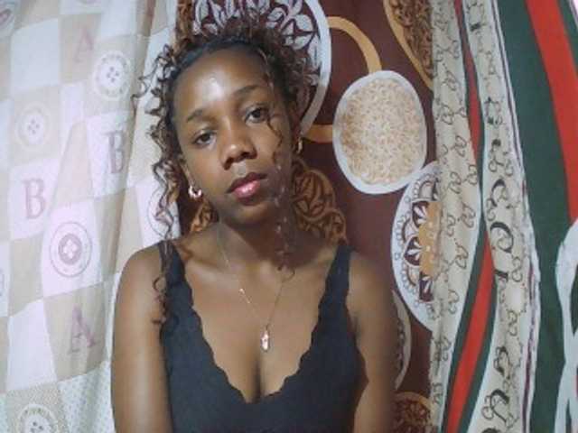 Monica-Sexy live cam on BongaCams