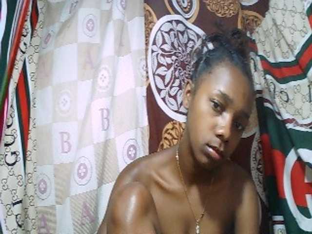 Monica-Sexy live cam on BongaCams