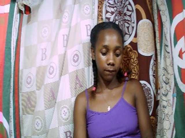 Monica-Sexy live cam on BongaCams