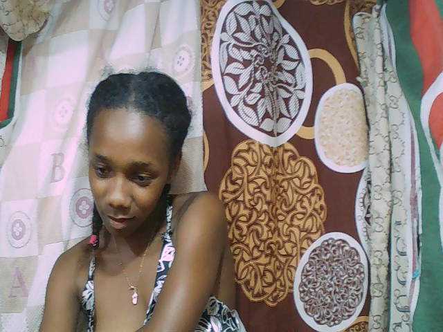 Monica-Sexy live cam on BongaCams