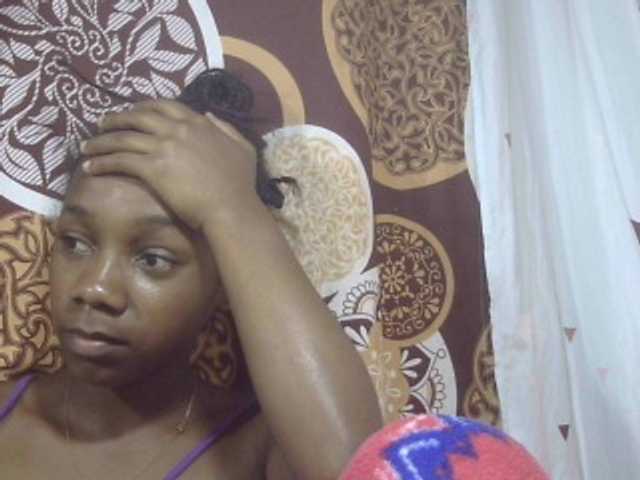 Monica-Sexy live cam on BongaCams