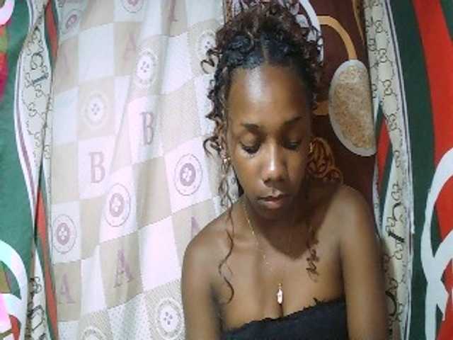 Monica-Sexy live cam on BongaCams