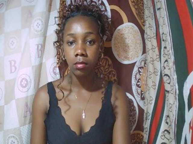 Monica-Sexy live cam on BongaCams