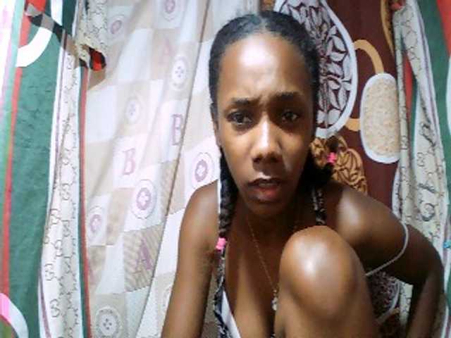 Monica-Sexy live cam on BongaCams