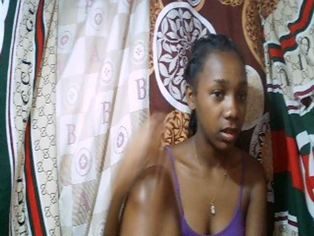 Monica-Sexy live cam on BongaCams
