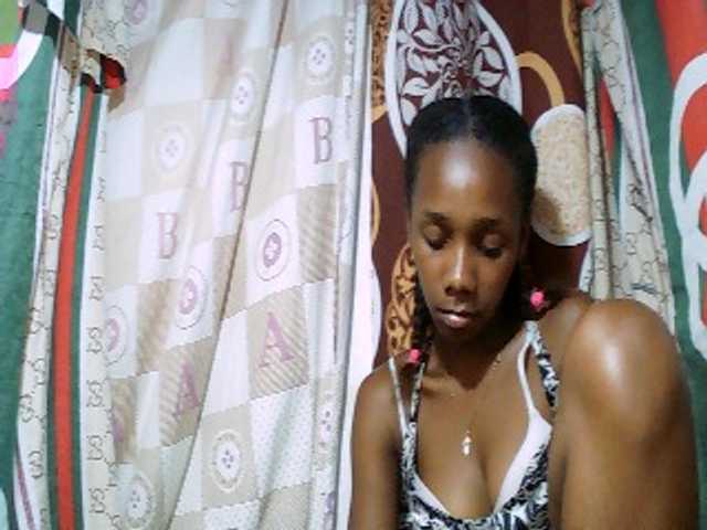 Monica-Sexy live cam on BongaCams