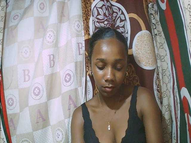 Monica-Sexy live cam on BongaCams