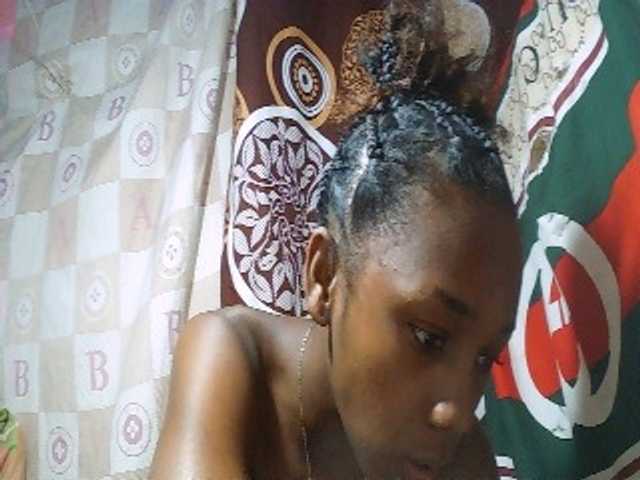 Monica-Sexy live cam on BongaCams