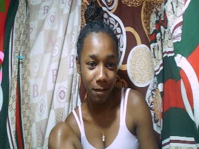 Monica-Sexy live cam on BongaCams