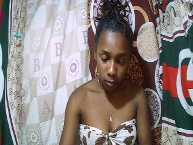 Monica-Sexy live cam on BongaCams