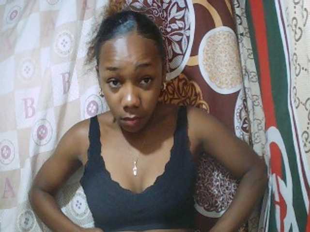 Monica-Sexy live cam on BongaCams