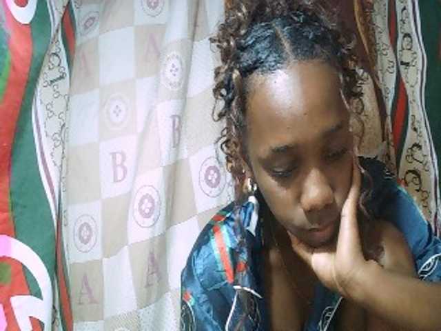 Monica-Sexy live cam on BongaCams