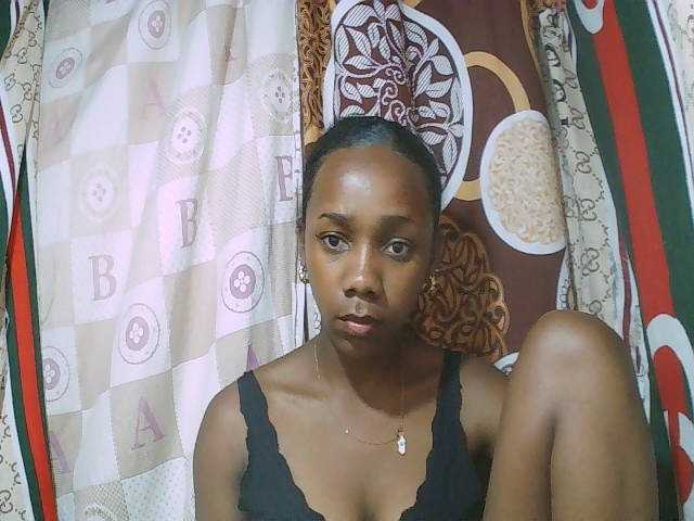 Monica-Sexy live cam on BongaCams