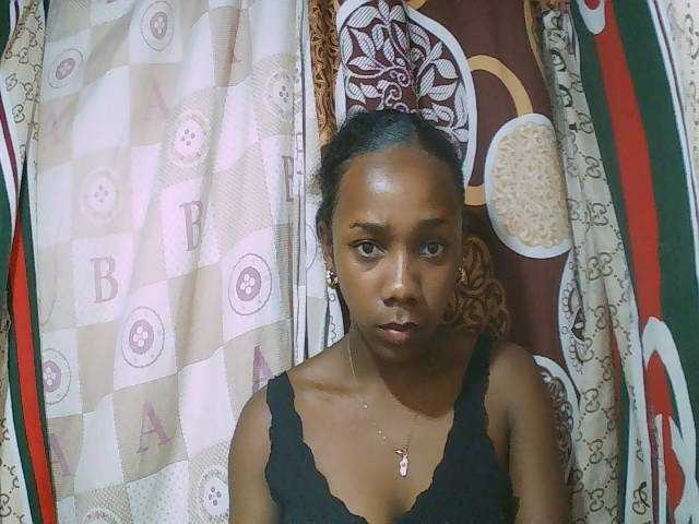 Monica-Sexy live cam on BongaCams